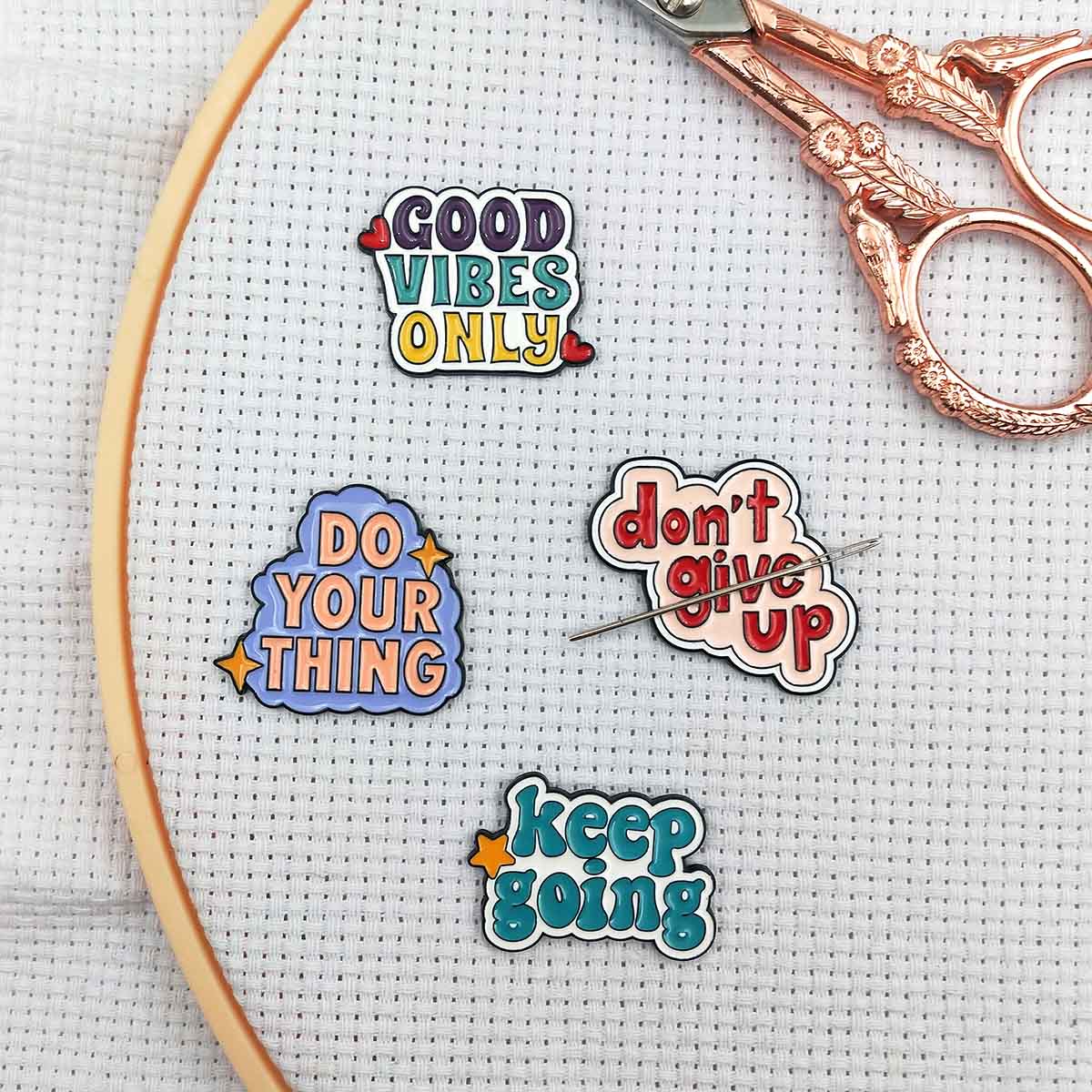 Needle Minder Magnet - ニードルナニー磁気式クロスステッチ用、刺繍ニードルマインダー、インスピレーションテキストソーイングマグネット、キルティングニードルワークアクセサリー