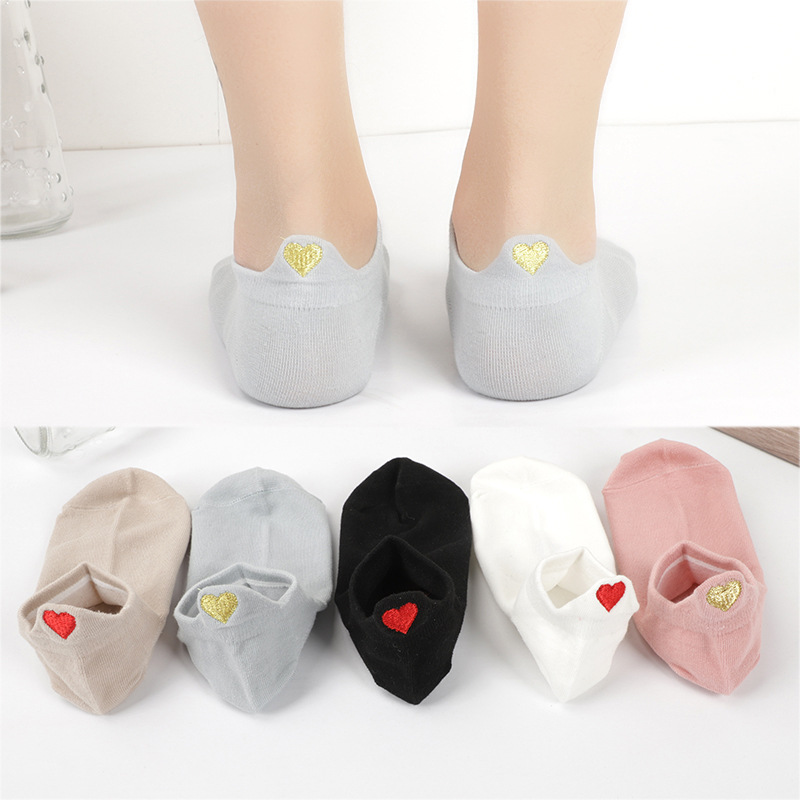 Embroidery On Socks - 面白いヒールかわいい刺繍ラブハートソックス赤いハート、ファッショナブルなショートアンクルソッケン