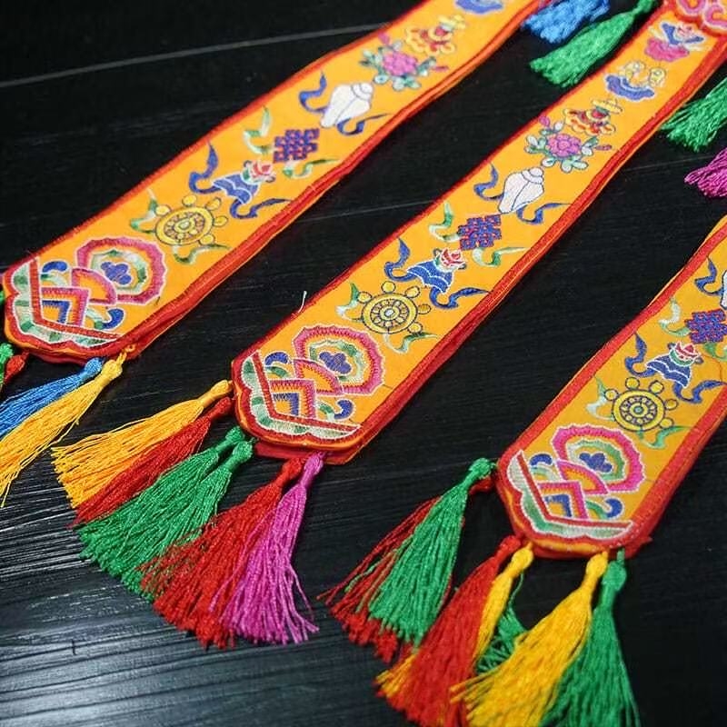 ネパール手作りの8つの縁起の良い旗、チベットのタッセル刺繍装 - Embroidery Handicraft のレビューと価格