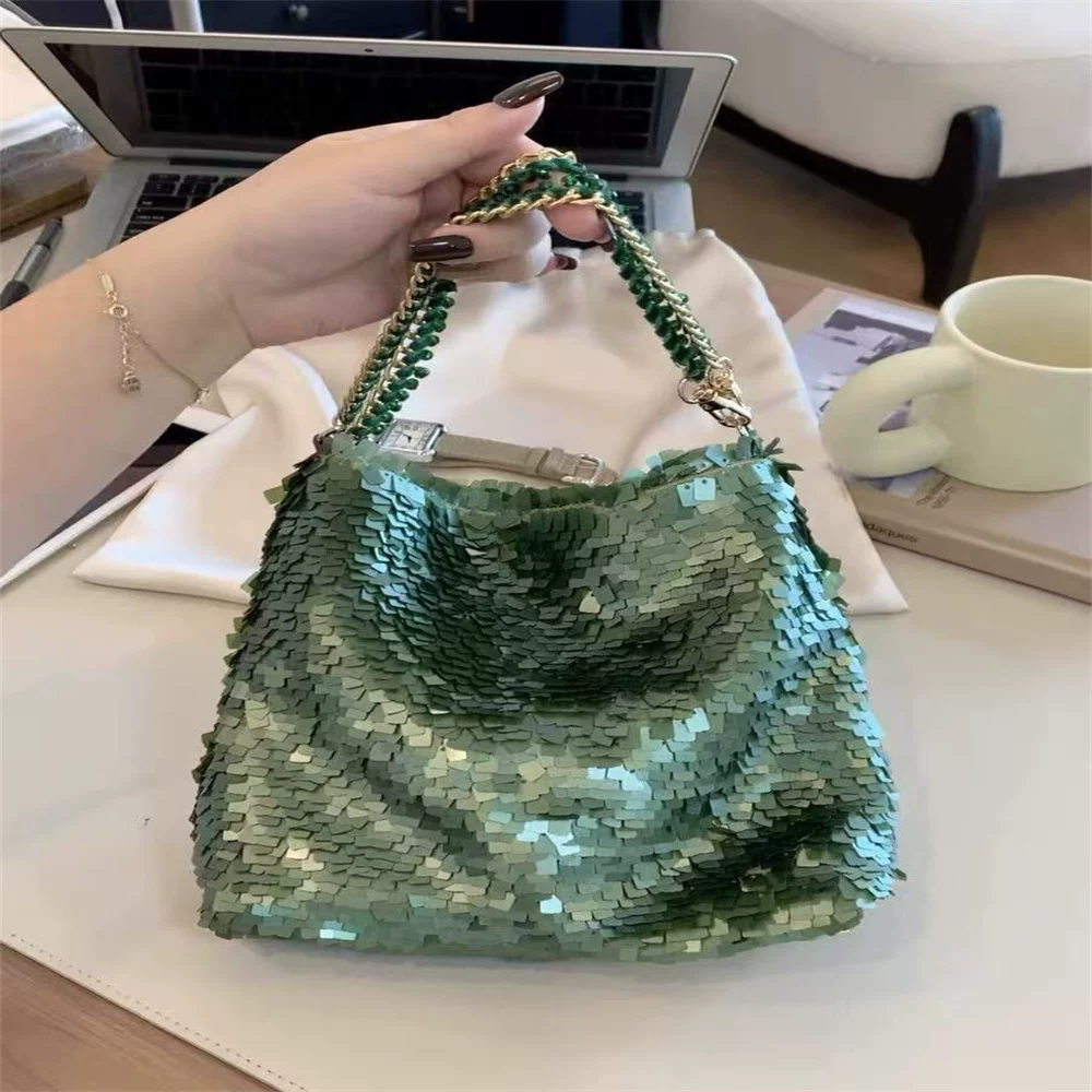 1 ヤード高密度 7*9 ミリメートル正方形スパンコール刺繍 - Embroidery Bag のレビューと価格