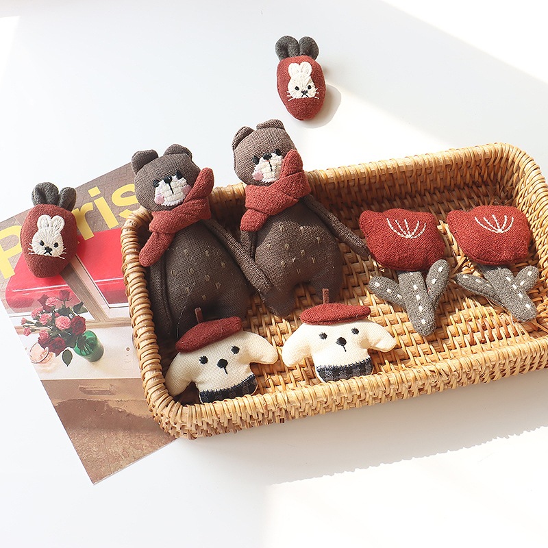 バニーブローチ赤いスカーフクマチューリップピンかわいい動物を - Embroidery Rabbit のレビューと価格